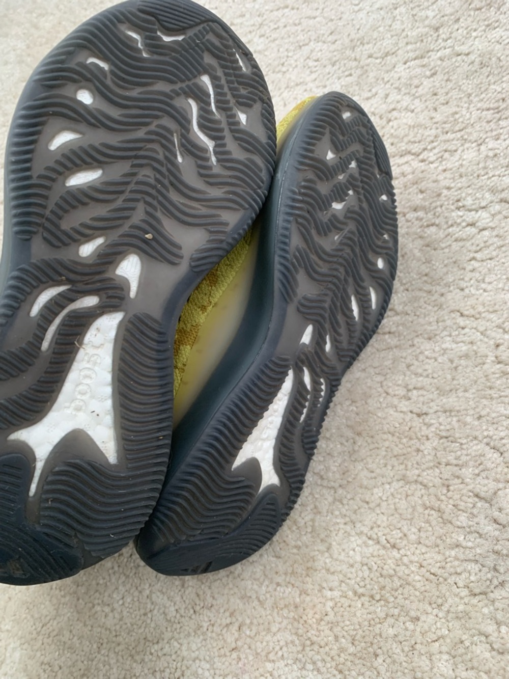 Adidas Big Kid Size 3.5 Yeezy Boost 380 Hylte Neon Lime Green Slip In Sneakers - Picture 13 of 15